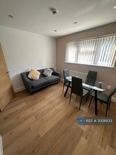 1 bedroom in a house share to rent, Hawthorne Crescent, Slough, SL1