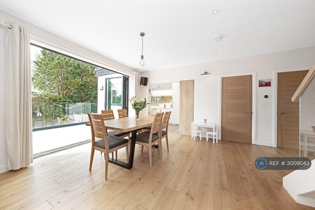 House in London - View 2