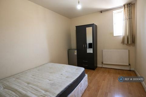 undefined, Staines Road, Hounslow, TW4