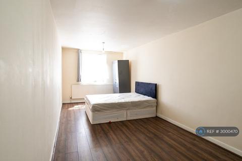undefined, Staines Road, Hounslow, TW4