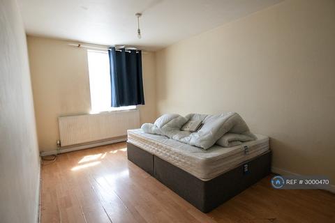 undefined, Staines Road, Hounslow, TW4
