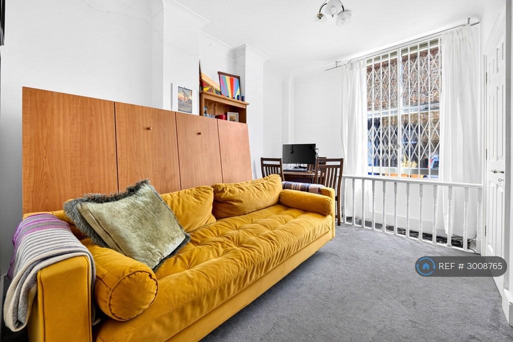 Apartment in London - View 2