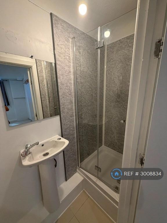 House in London - View 5