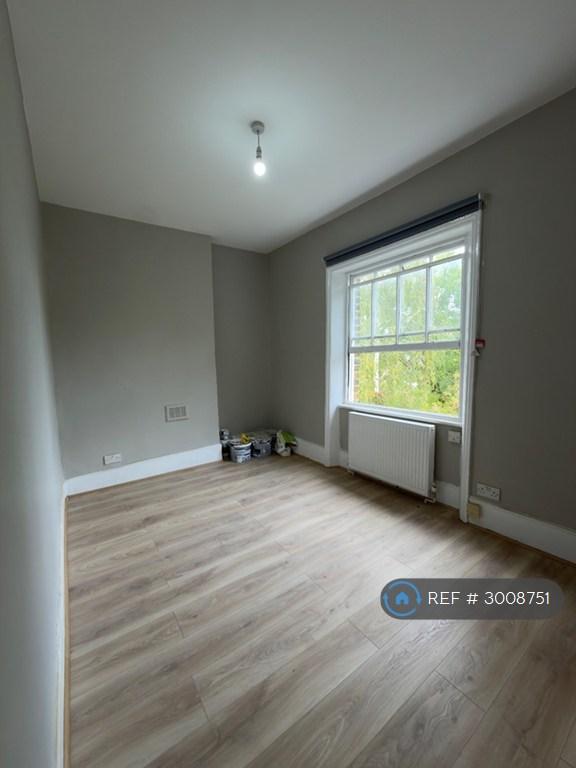 Apartment in London - View 2