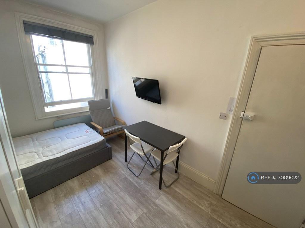 Apartment in Brighton - View 3