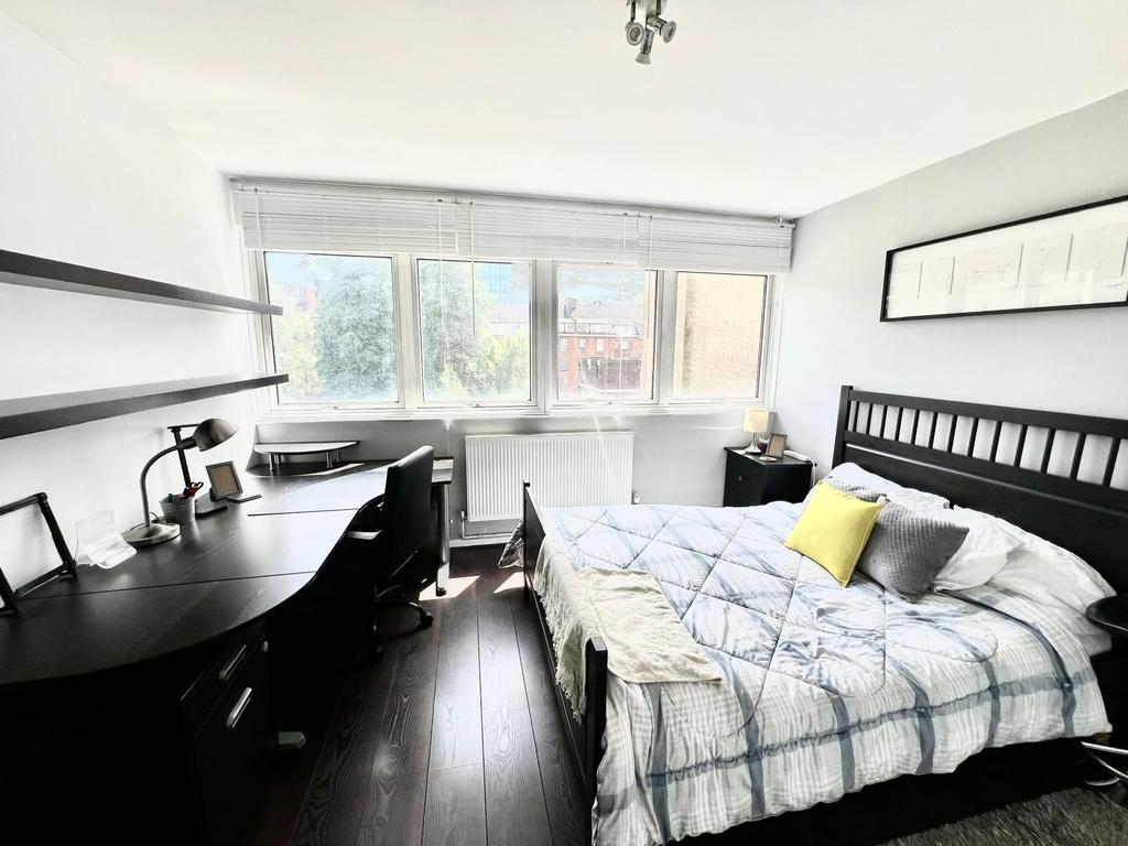 Apartment in London - View 5