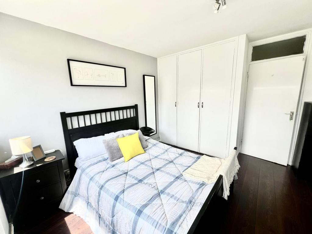 Apartment in London - More
