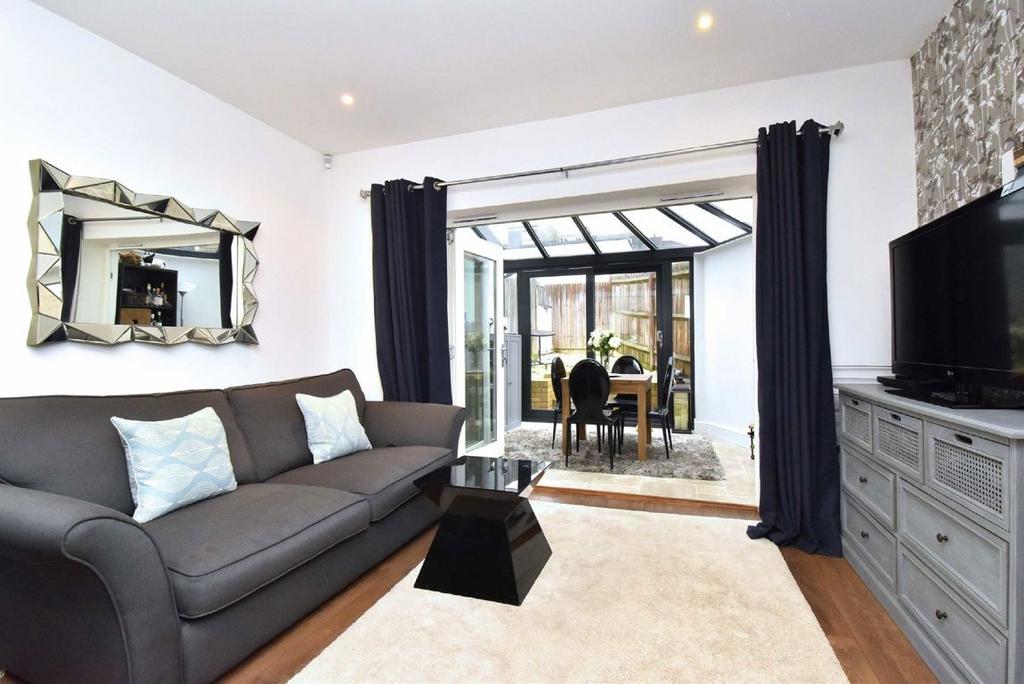 House in London - View 3