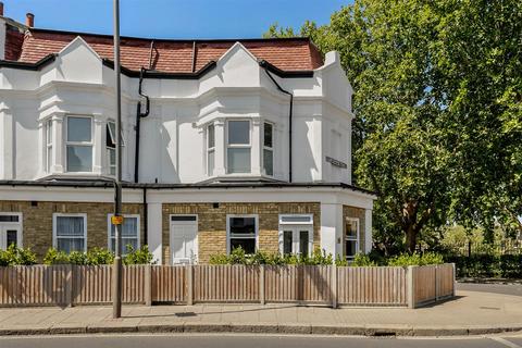 1 bedroom flat to rent, Replingham Road, London