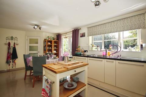 5 bedroom detached house for sale, Medley Grove, Whitnash, Leamington Spa, Warwickshire, CV31