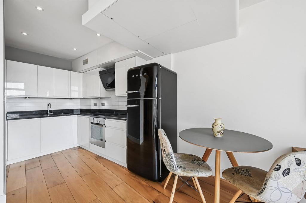 Apartment in London - View 5