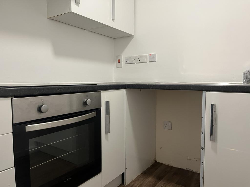 Apartment in Grays - More