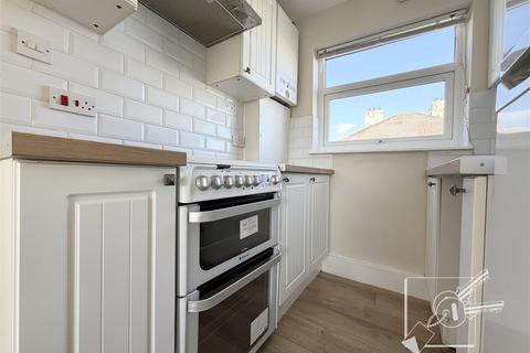 2 bedroom maisonette to rent, St. Marks Avenue, Northfleet, Gravesend