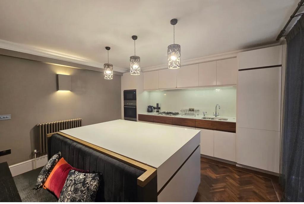 Apartment in London - View 3