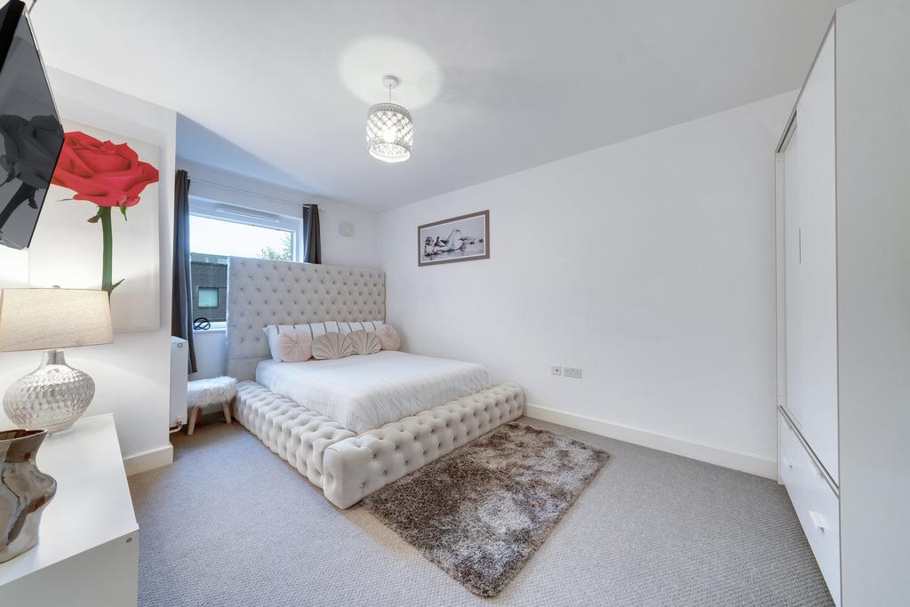 Apartment in London - View 5