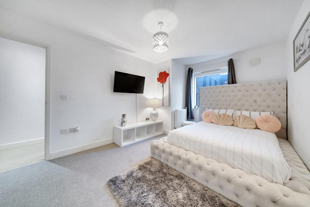Apartment in London - More
