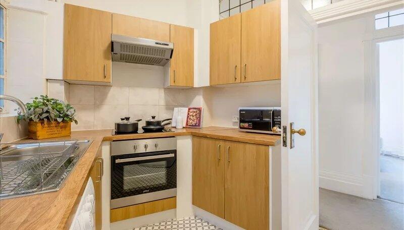 Apartment in London - View 3