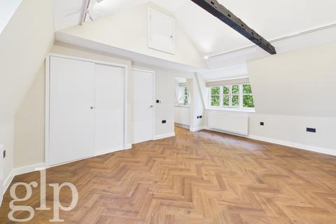 undefined, Store Street, Bloomsbury, WC1E