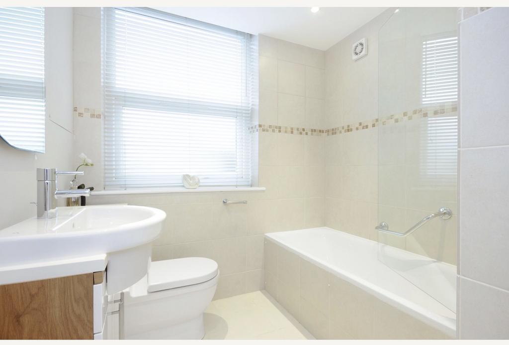 Apartment in London - View 5
