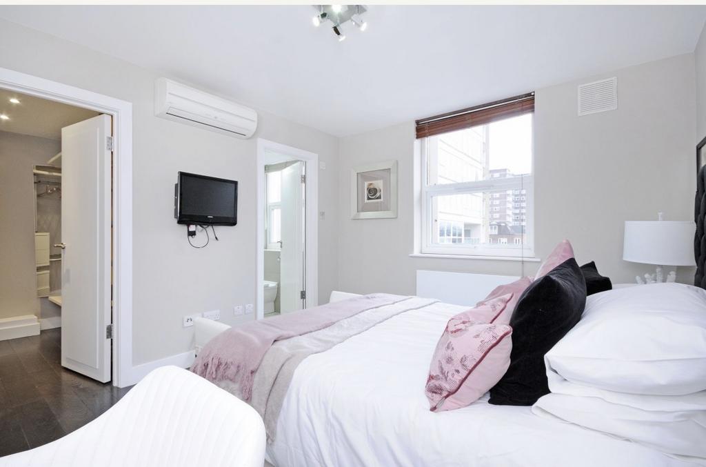 Apartment in London - More
