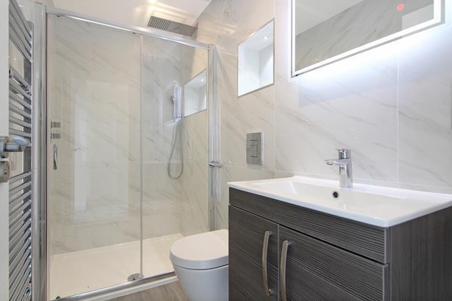 Apartment in Perivale - View 5