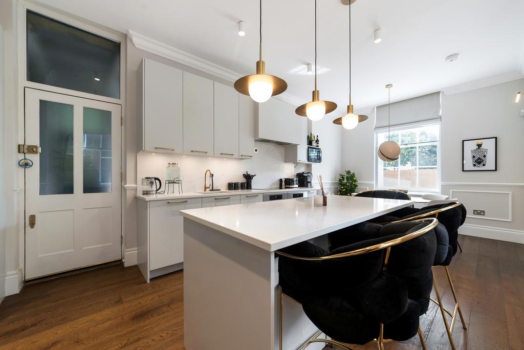 Apartment in London - View 3