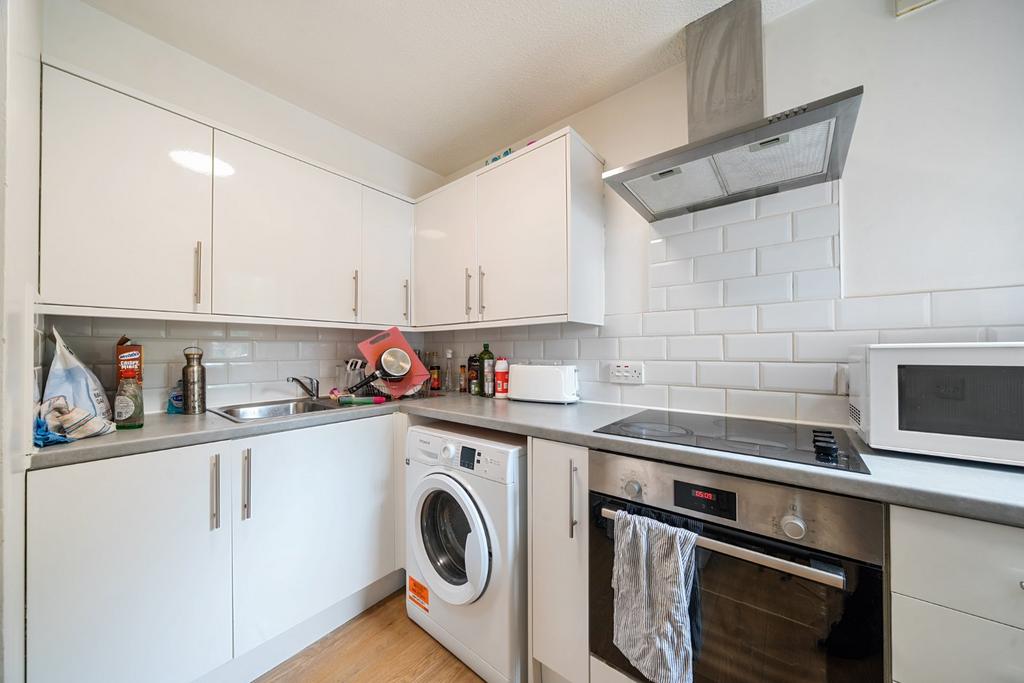 Apartment in London - View 5