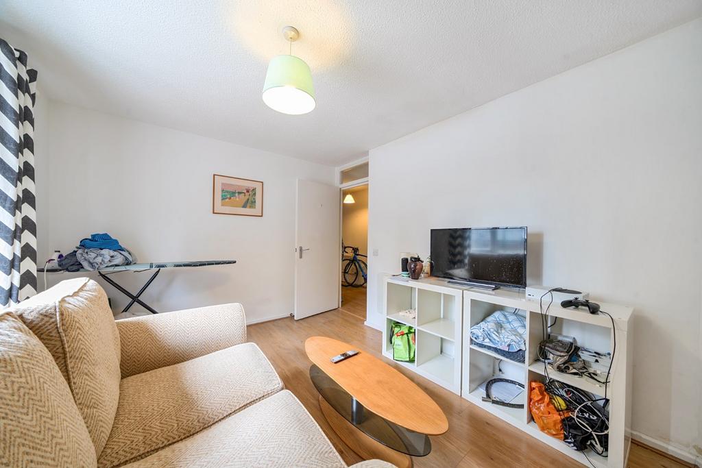 Apartment in London - More