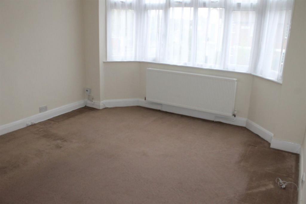 Apartment in Romford - View 2