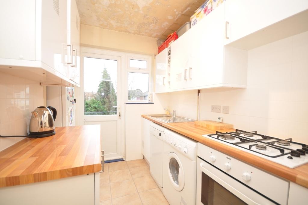 Apartment in Romford - View 5