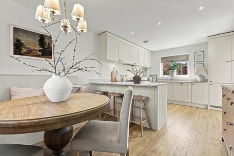 3 bedroom detached house for sale, Dovehouse Field, Cressing, CM77