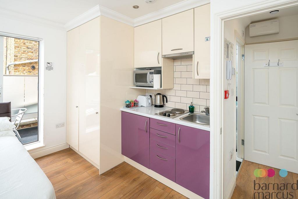 Apartment in Earls Court - View 3