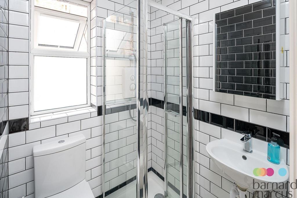 Apartment in Earls Court - View 5
