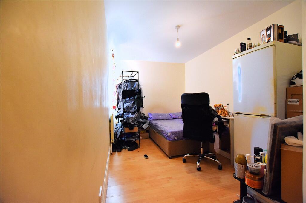 Apartment in Thornton Heath - View 2
