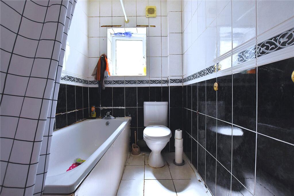 Apartment in Thornton Heath - View 4