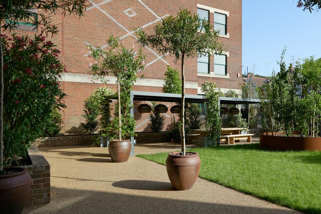 Apartment in London - View 3