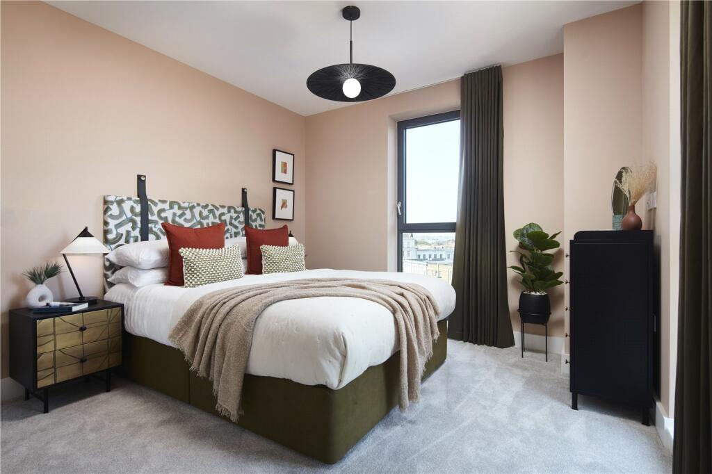 Apartment in Croydon - View 3