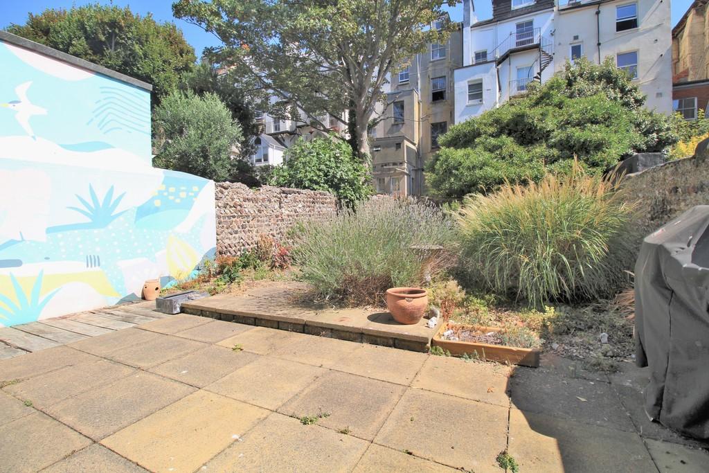 Apartment in Hove - View 2