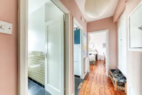 1 bedroom flat for sale, Brixton Hill, London SW2