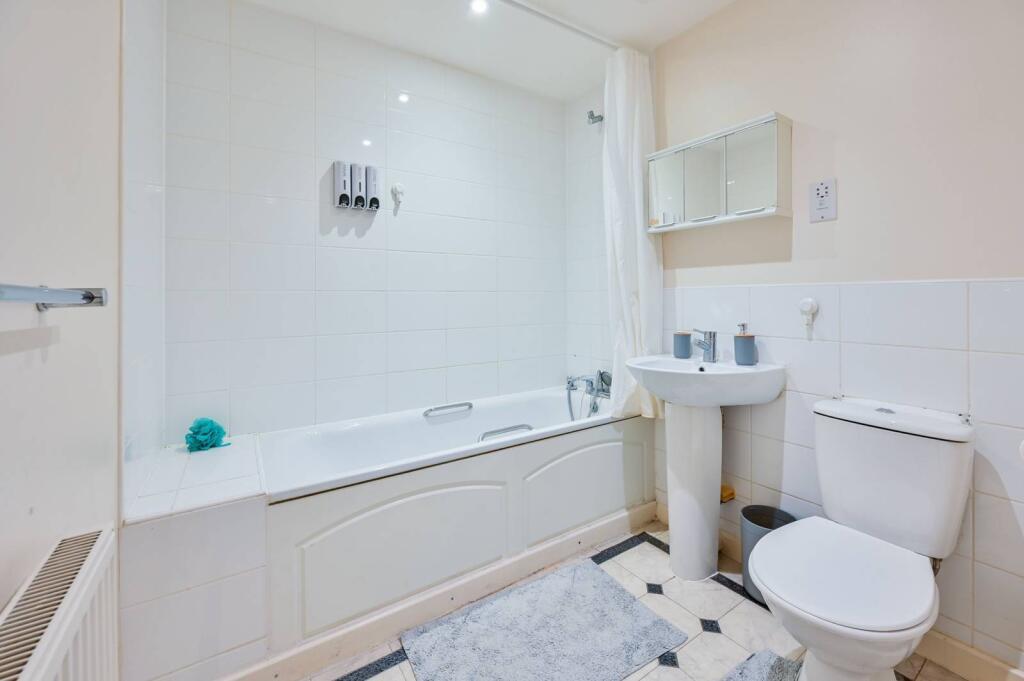 Apartment in London - More