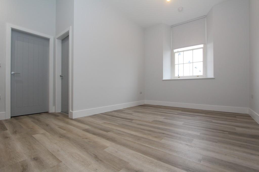 Apartment in Penistone Road - View 2