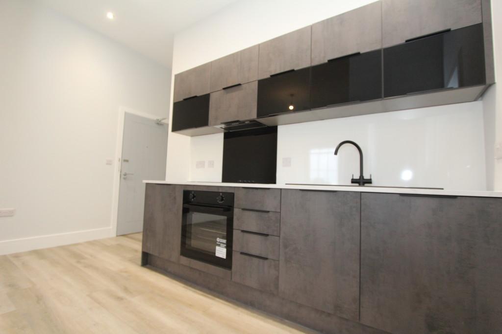 Apartment in Penistone Road - View 3