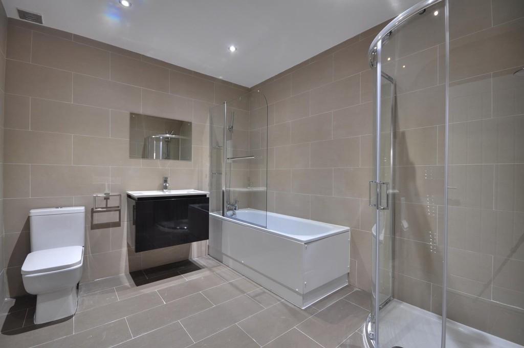 House in Pinner - View 4
