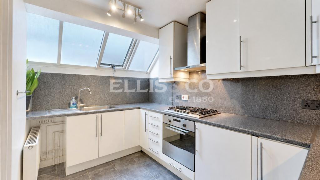 Apartment in London - View 5