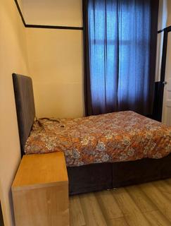 2 bedroom flat to rent, Neilston Road, Paisley PA2