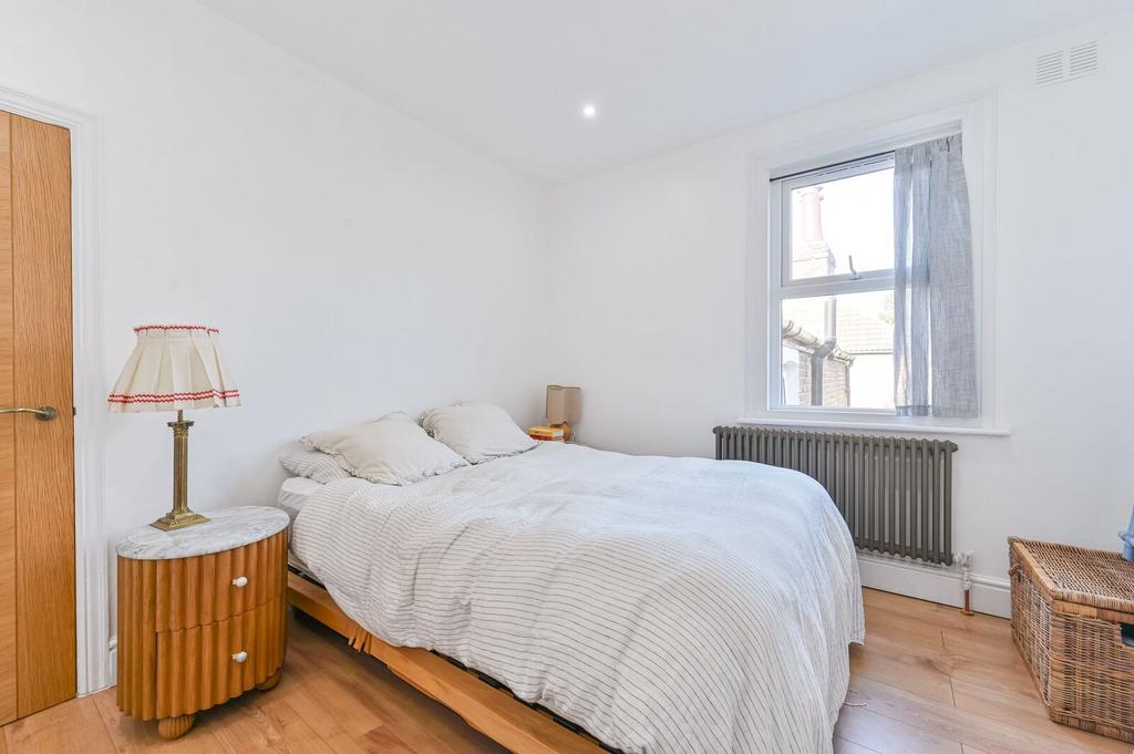 Apartment in London - View 5
