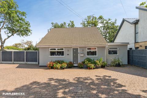 4 bedroom detached bungalow for sale, Bryn Cwnin Road, Rhyl, LL18