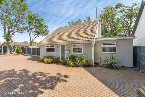 4 bedroom detached bungalow for sale, Bryn Cwnin Road, Rhyl, LL18