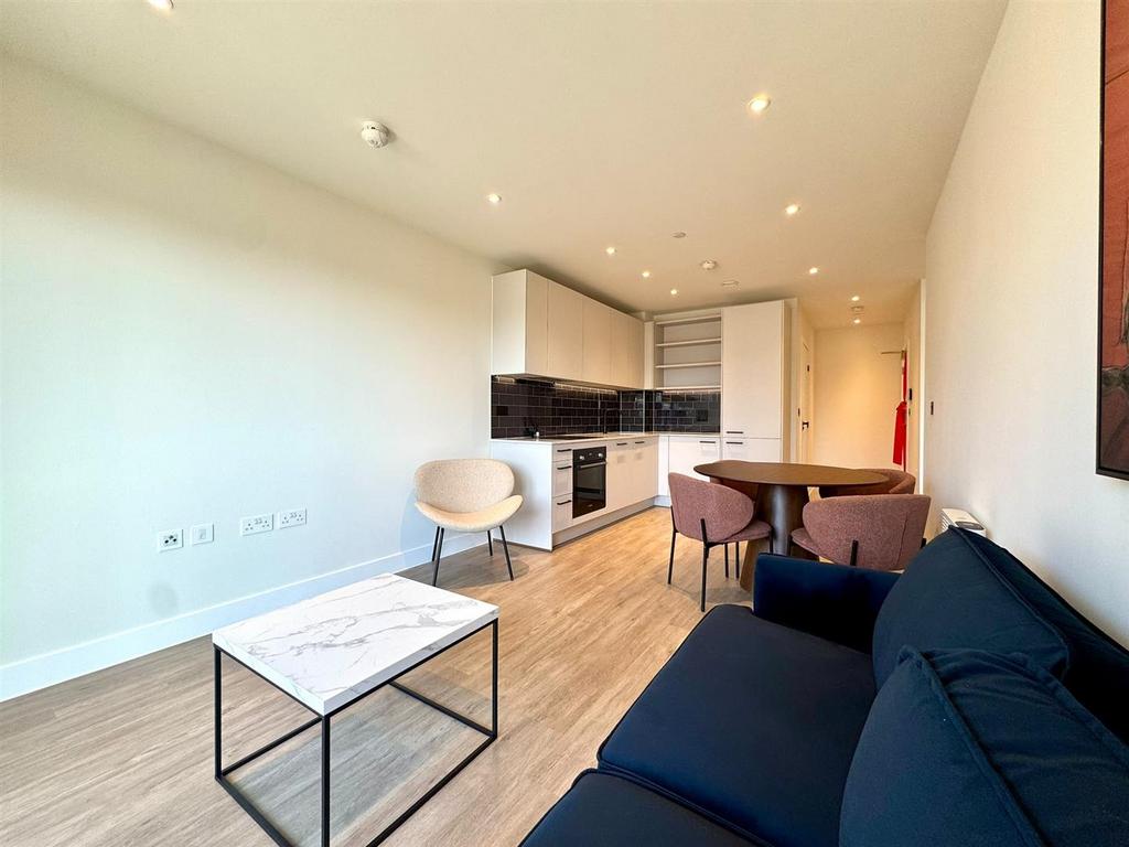 Apartment in Birmingham, Vauxhall - View 2