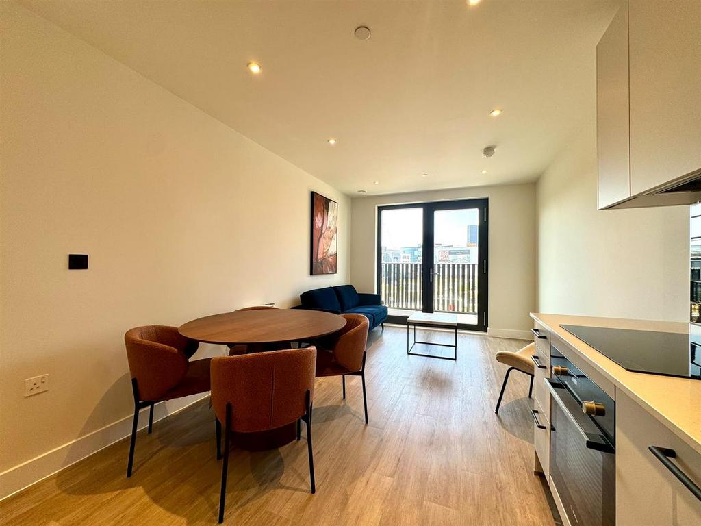 Apartment in Birmingham, Vauxhall - View 3